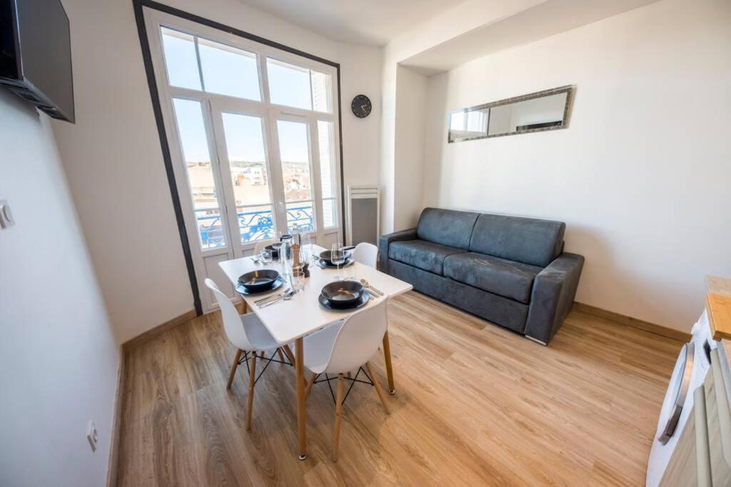 Le Sequoia Appart' Pour 4 Au Coeur De Ville 维琪 外观 照片