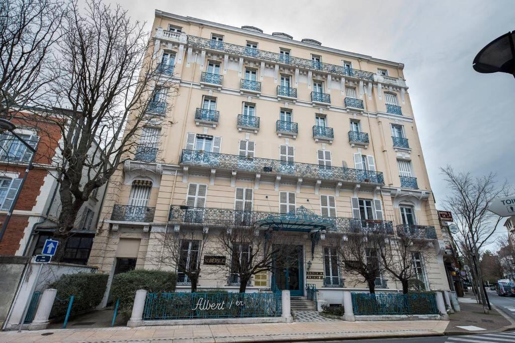 Le Sequoia Appart' Pour 4 Au Coeur De Ville 维琪 外观 照片